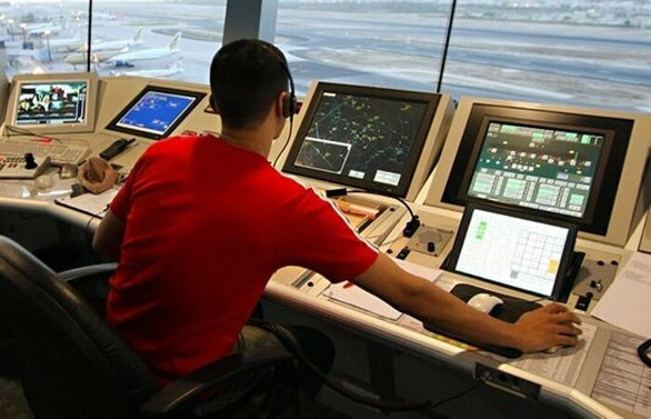 Hava trafik kontrolörleri diplomalarını aldı