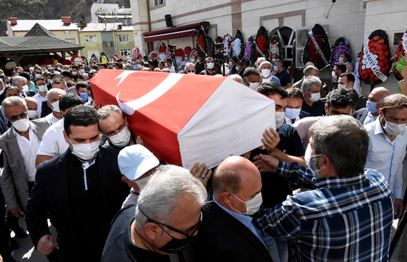 COVID-19'dan hayatını kaybeden İSTAÇ Genel Müdürü Mustafa Canlı, toprağa verildi