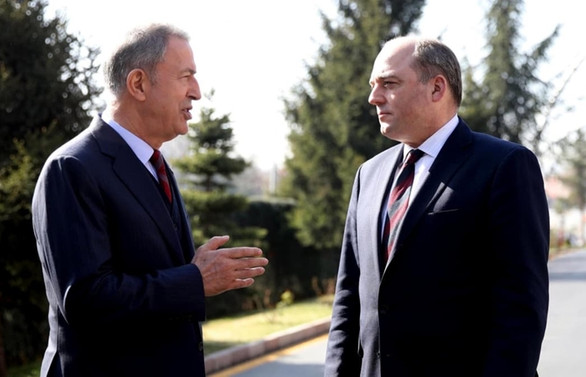 Bakan Akar İngiliz mevkidaşı ile görüştü