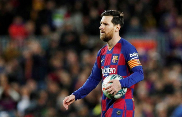 Messi Barcelona'da kalacak