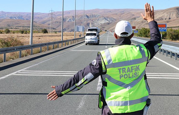 İşçi ve personel taşımacılığı denetimlerinde 698 araç trafikten men edildi