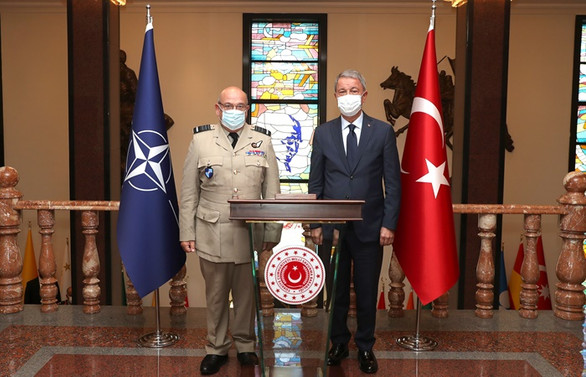 Akar, NATO Askeri Komite Başkanı Peach ile görüştü