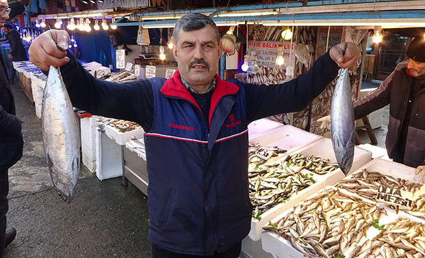 Karadeniz'de balıkçıların yüzünü palamut güldürdü