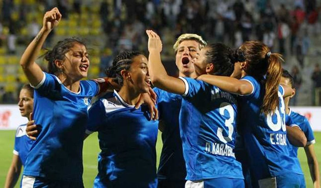 Kadınlar Futbol 1. Ligi'nde şampiyon Konak Belediyespor
