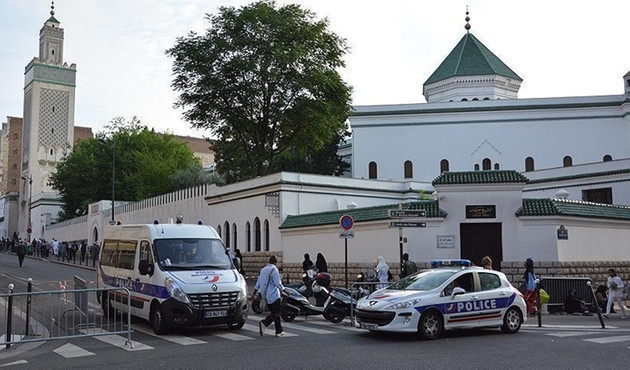 Fransa'da camiye saldırı