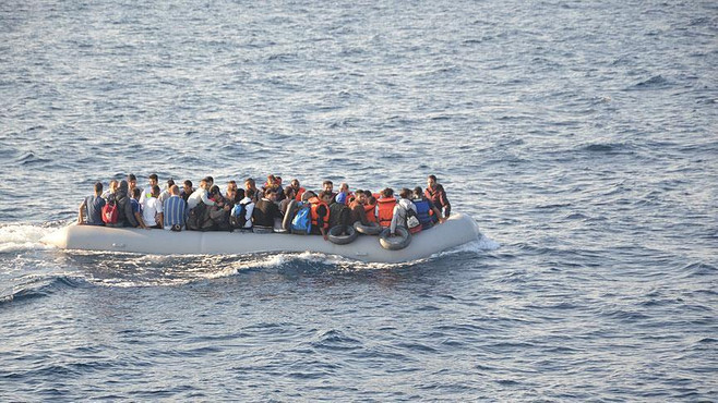 Libya açıklarında 105 Afrikalı göçmen kurtarıldı