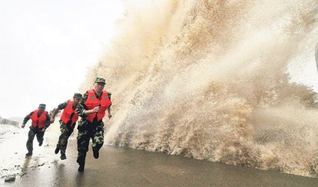 Çin’de Hato tayfunu 16 can aldı