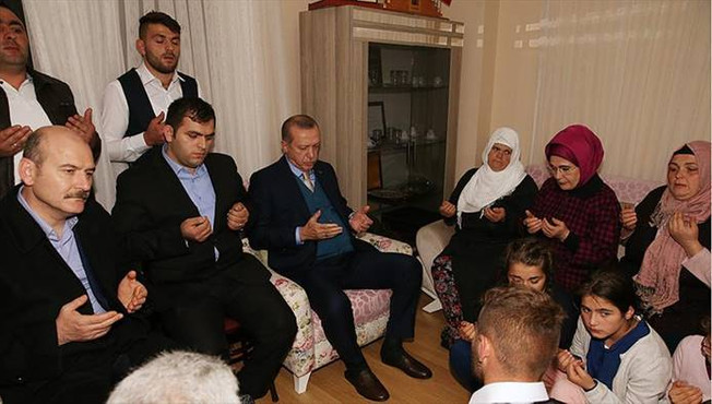 Cumhurbaşkanı Eren Bülbül’ün ailesini ziyaret etti