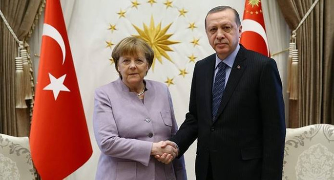 Erdoğan, Merkel'le görüştü