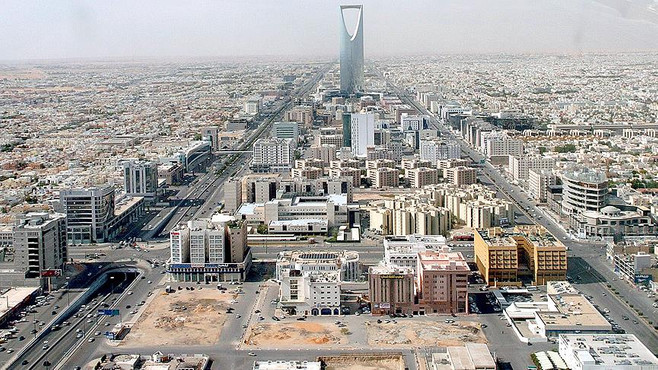 S. Arabistan, Katar sınırını kapattı