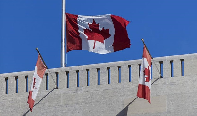 Kanada'da mahkeme, peçe yasağını askıya aldı