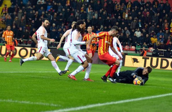 Galatasaray, Kayserispor'u deplasmanda yendi