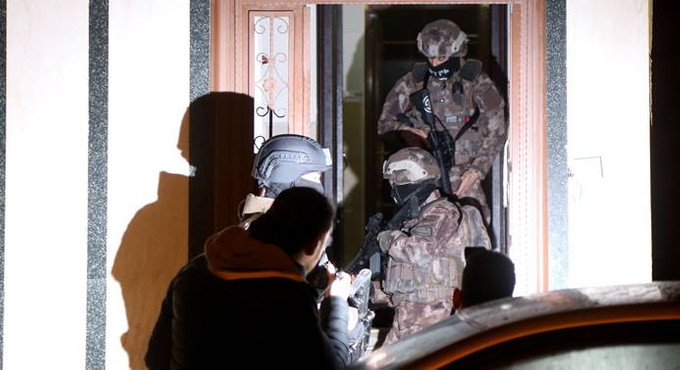 Adana'da terör operasyonu: 8 kişi yakalandı