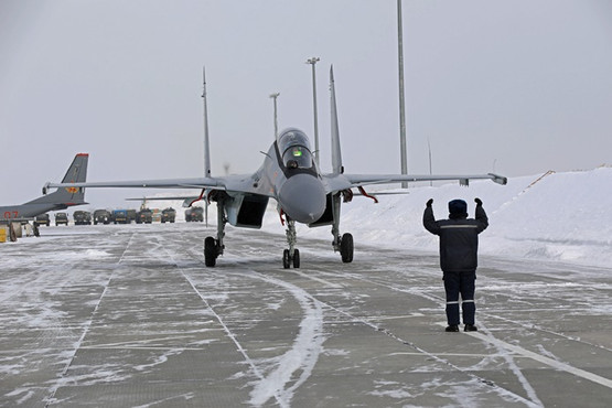Kazakistan Rusya'dan savaş uçaklarını teslim aldı
