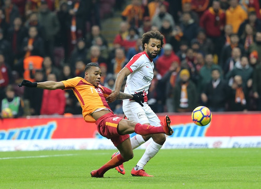 Antalyaspor'u yenen Galatasaray liderliğe yükseldi