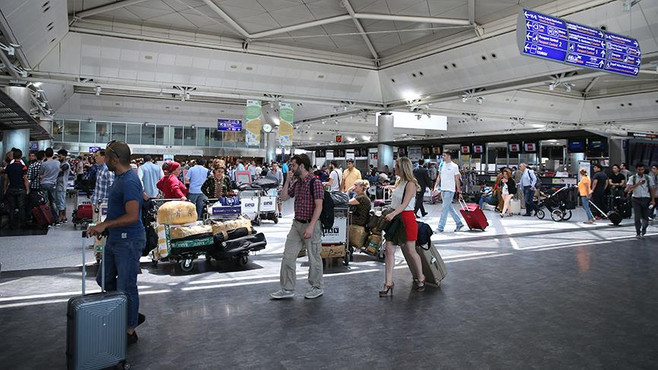 İstanbul havalimanları 1 ayda 8 milyon yolcuyu ağırladı