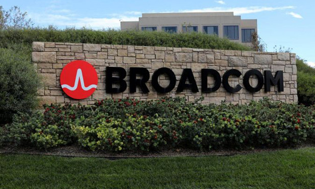 Broadcom, Qualcomm'dan vageçmiyor