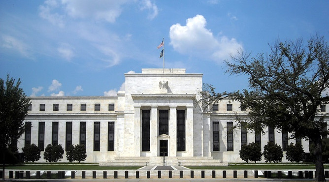 Fed tutanakları: Ticaret savaşı olumsuz bir risk teşkil ediyor