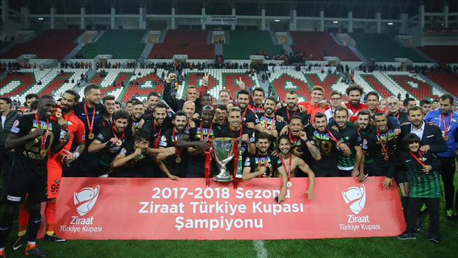 5 gollü maçta kupa Akhisarspor'un