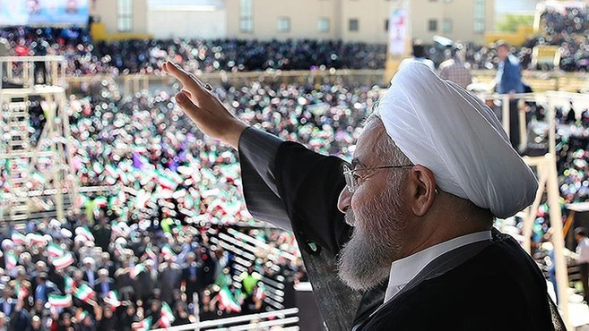 İran'da reformistlerden Ruhani'nin döviz politikasına eleştiri