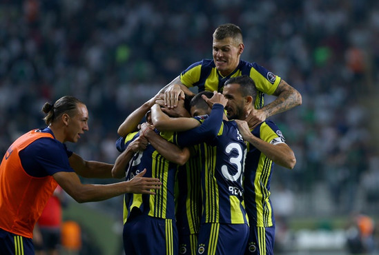 Fenerbahçe 3 haftalık puan ve galibiyet hasretine son verdi