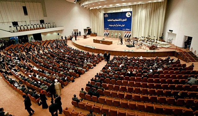 Irak'ın yeni meclisindeki anlaşmazlıklar oturumu erteletti