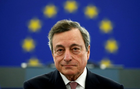 ECB, büyüme ve enflasyon beklentisini düşürdü