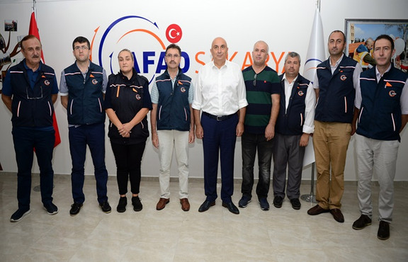 CHP Grup Başkanvekili Özkoç, AFAD gönüllüsü oldu