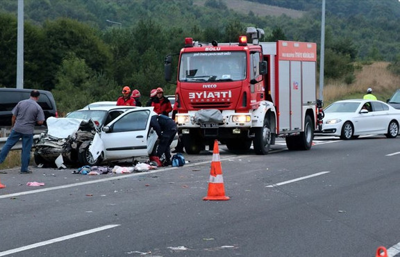 Anadolu Otoyolu'nda trafik kazası: 13 yaralı