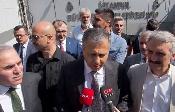 İstanbul Valisi Yerlikaya, Eminönü alt geçidinde incelemede bulundu