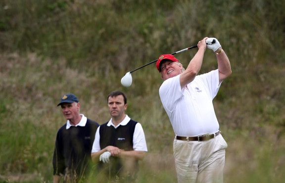 Trump'ın 16 golf sahası var!