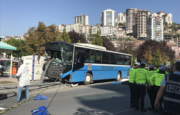 Ankara'da halk otobüsü yayalara çarptı: 3 ölü