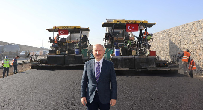 Ulaştırma ve Altyapı Bakanı Karaismailoğlu'ndan Kömürhan Köprüsü çalışmaları ziyareti