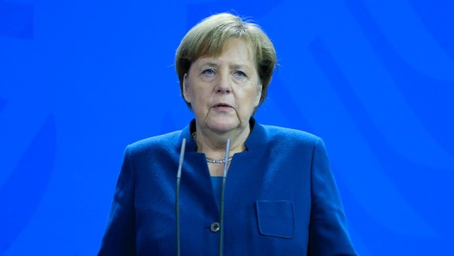 Merkel'den evde kalma uyarısı