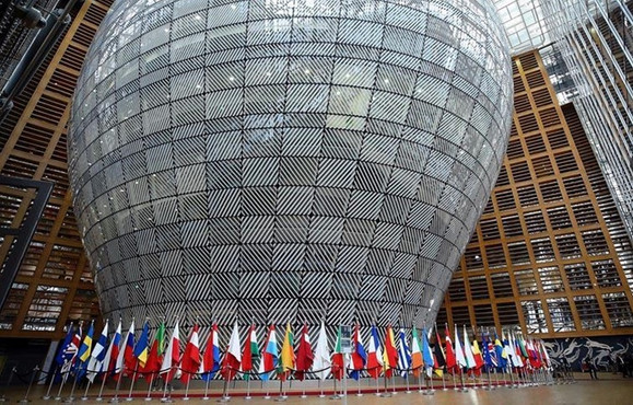 ECFI: Euro Bölgesi 1,4 trilyon euroluk sorunlu kredi ile karşı karşıya kalabilir