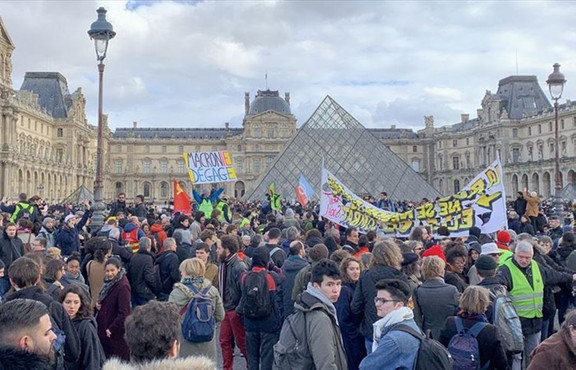 Fransa'da emeklilik reformu protestosu