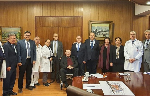Prof. Dr. Murat Dilmener, koronavirüs nedeniyle hayatını kaybetti Prof. Dr. Murat Dilmener, koronavirüs nedeniyle hayatını kaybetti