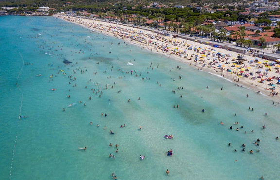 Çeşme'de bayram yoğunluğu 