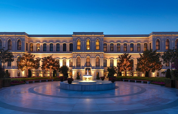 Four Seasons Hotel Bosphorus’ta çarşambaları “Ayışığı Geceleri”