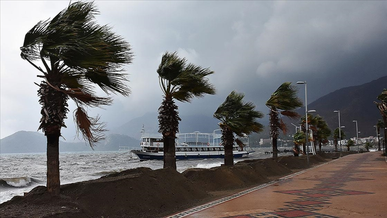 Güneşli hava yerini fırtınaya bırakıyor! Meteoroloji 2 bölgeyi uyardı...