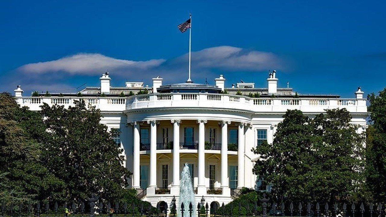 Beyaz Saray, Trump'ın tarifeleri 90 gün durdurmayı değerlendirdiğine dair haberleri yalanladı