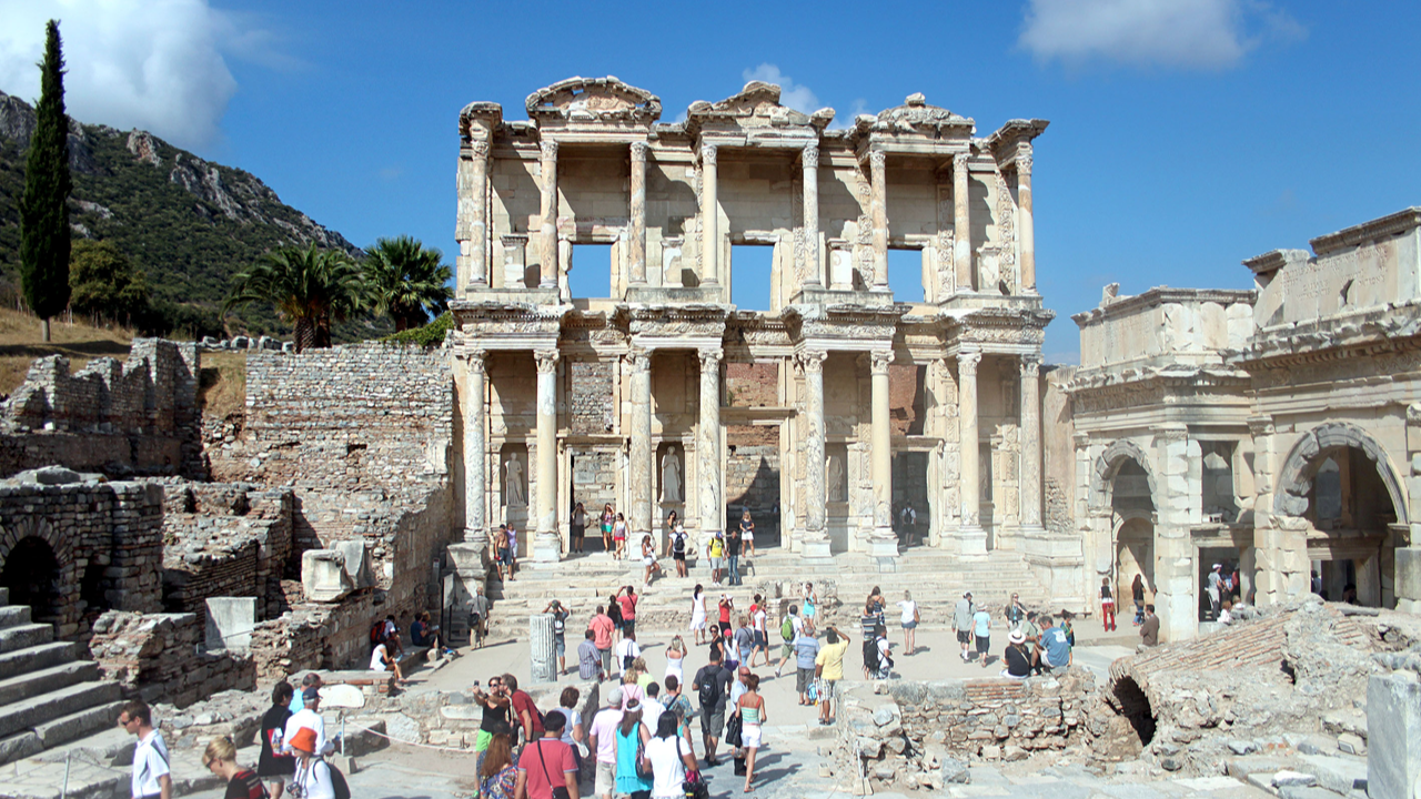 Prof. Dr. Orhan İçöz: “Türkiye turizmde Avrupa’nın alternatifi olabilir” Prof. Dr. Orhan İçöz: “Türkiye turizmde Avrupa’nın alternatifi olabilir”