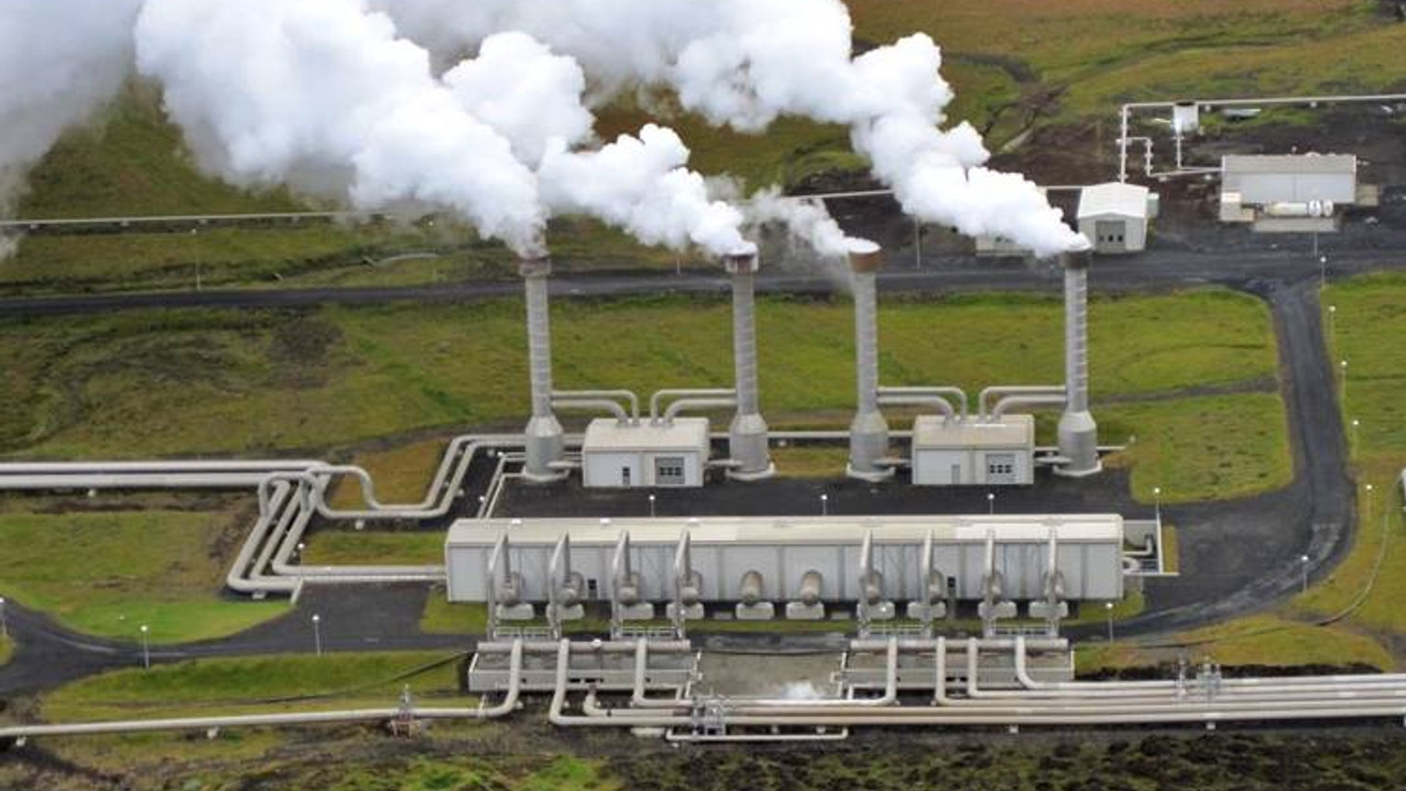 Geothermal energy. Геотермальная Энергетика в Италии. Геотермальная энергия (ГЕОТЭС). Менделеевская геотермальная электростанция. ГЕОТЭС В Исландии.