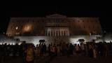 Yunanistan Parlamentosu ışıkları söndürecek