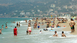 Antalya'ya gelen yabancı turist yüzde 73 arttı