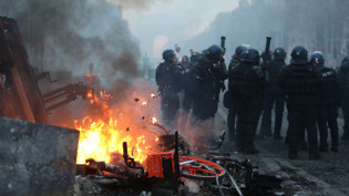 Paris'te zam protestoları sürüyor