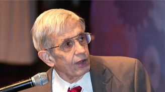 John Nash trafik kazasında öldü
