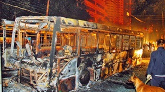 Çin'de otobüs kundaklandı: 1 ölü, 77 yaralı