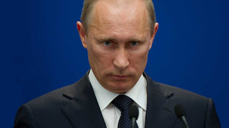 Putin kendi maaşını düşürdü