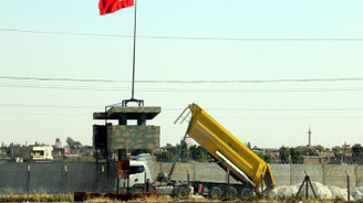 Sınırda duvar örme çalışmaları devam ediyor